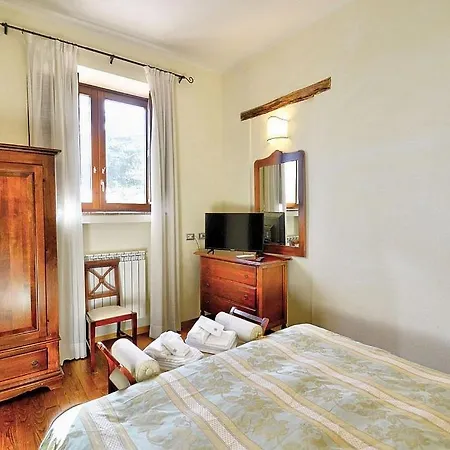 Villa Via Lippia Sleeps 3 With Pool And Air Con Collestrada