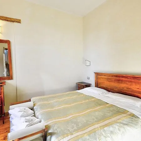 Via Lippia Sleeps 3 With Pool And Air Con *